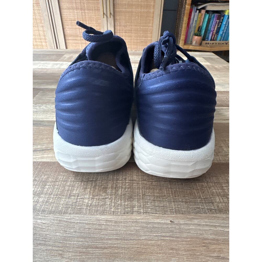 NWT New Balance Women's Fresh Foam Cruz v2 Running Sneaker in Navy size 9 - Picture 2 of 5